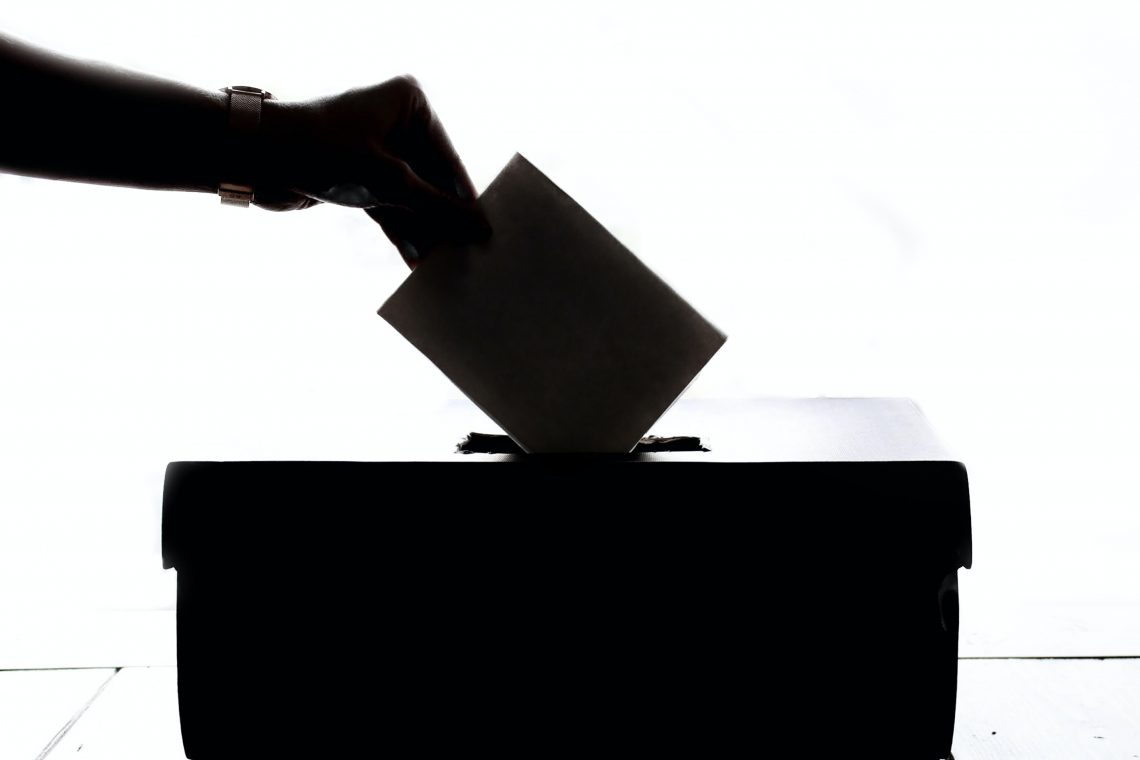 Začelo se je glasovanje v drugem krogu predsedniških volitev