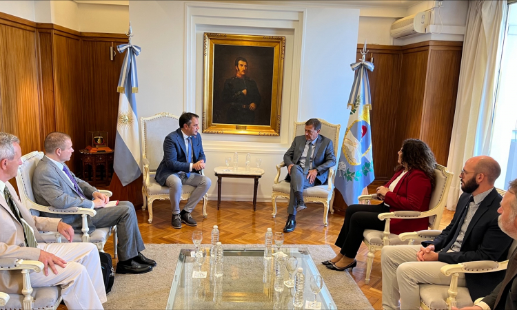 Minister Arčon na prvem Vseslovenskem srečanju v Argentini