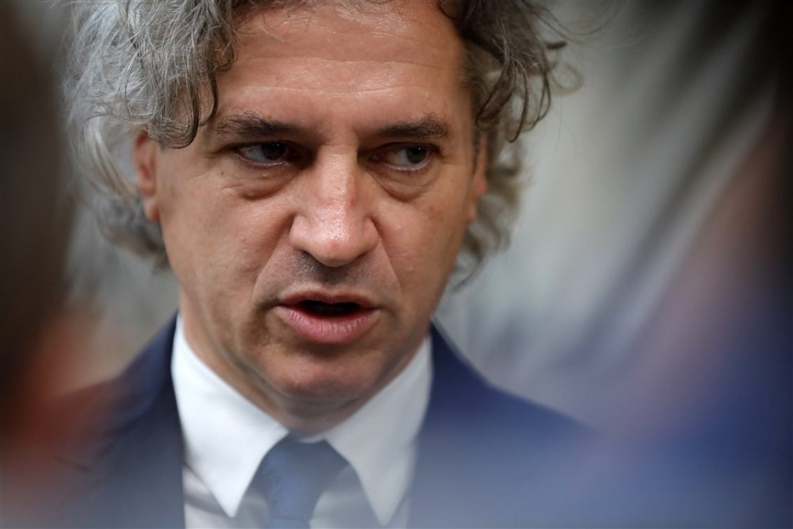 Premier Golob bo v ponedeljek obvestil DZ o odstopu ministrice Bobnar