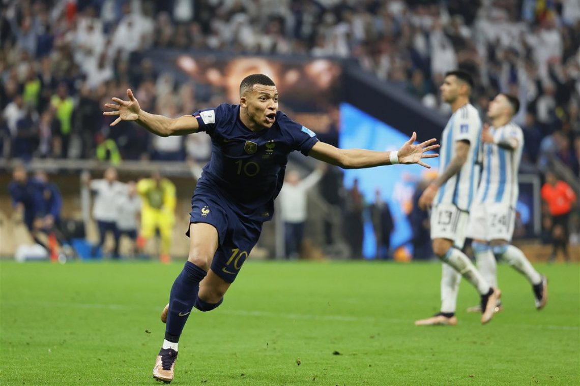 Po 90 minutah izid med Argentino in Francijo 2:2, sledijo podaljški