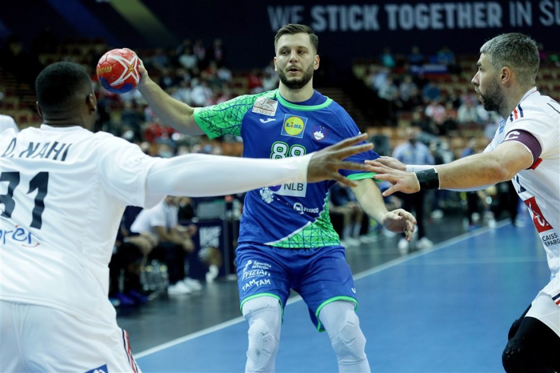 Slovenija v drugem delu rokometnega SP najprej z Iranom