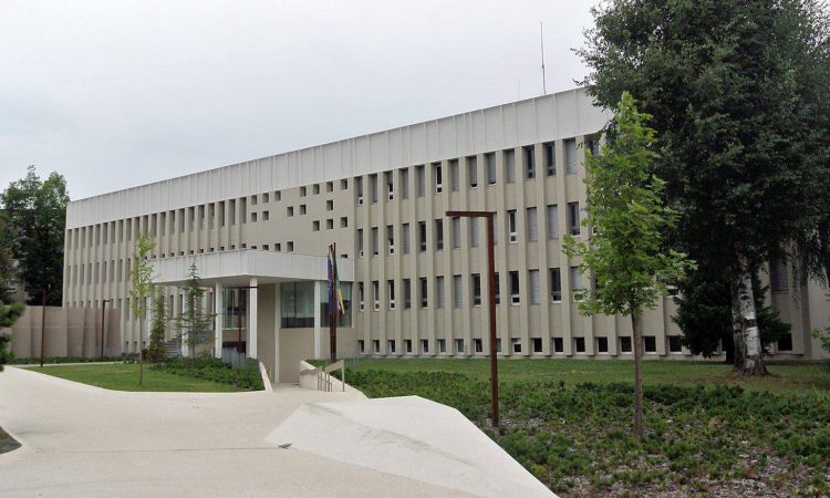 V ambulanti za neopredeljene v Velenju prvi dan velik odziv