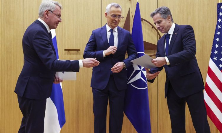 Za Finsko in zvezo Nato zgodovinski dan, v Moskvi kritični