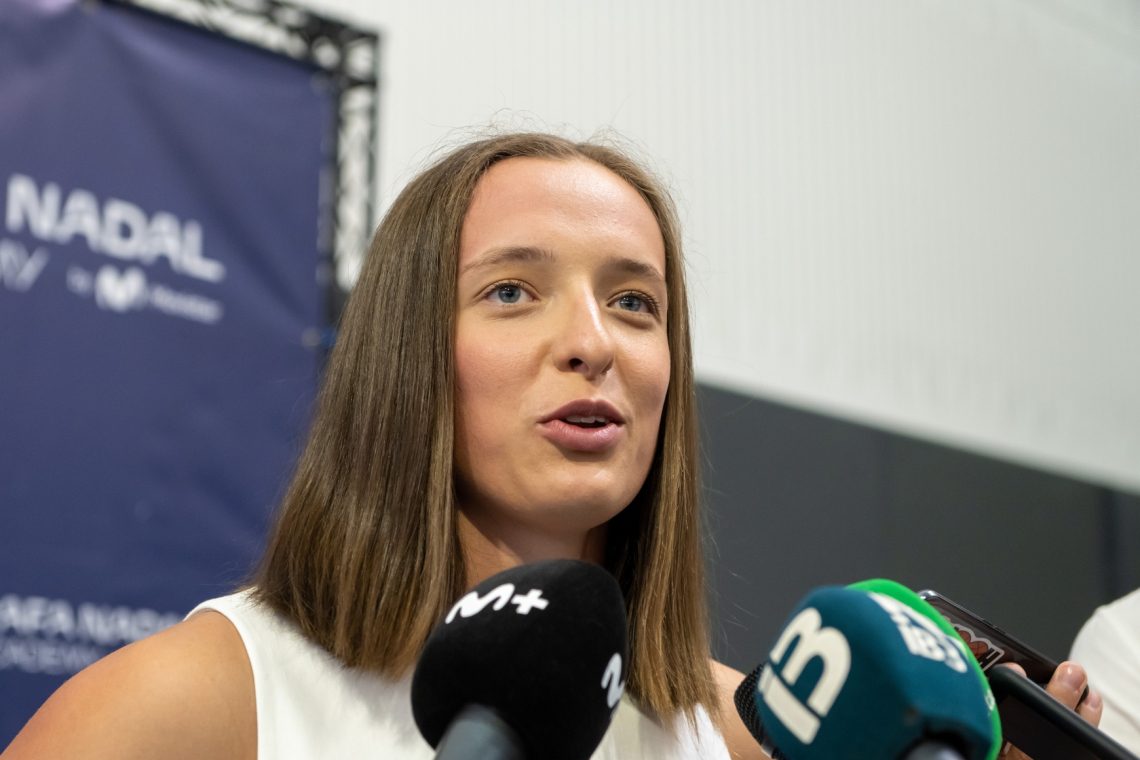 Swiatek odpovedala polfinale zaradi zastrupitve s hrano