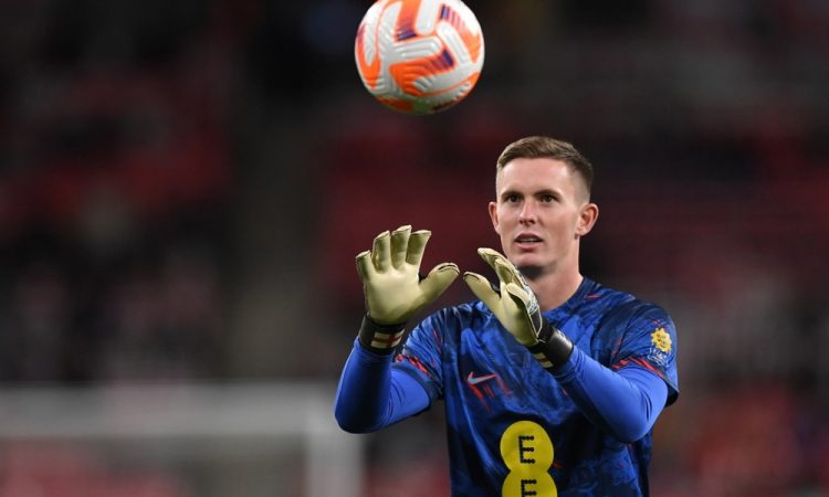 Palace dobil vratarja, Dortmund izkušenega napadalca 