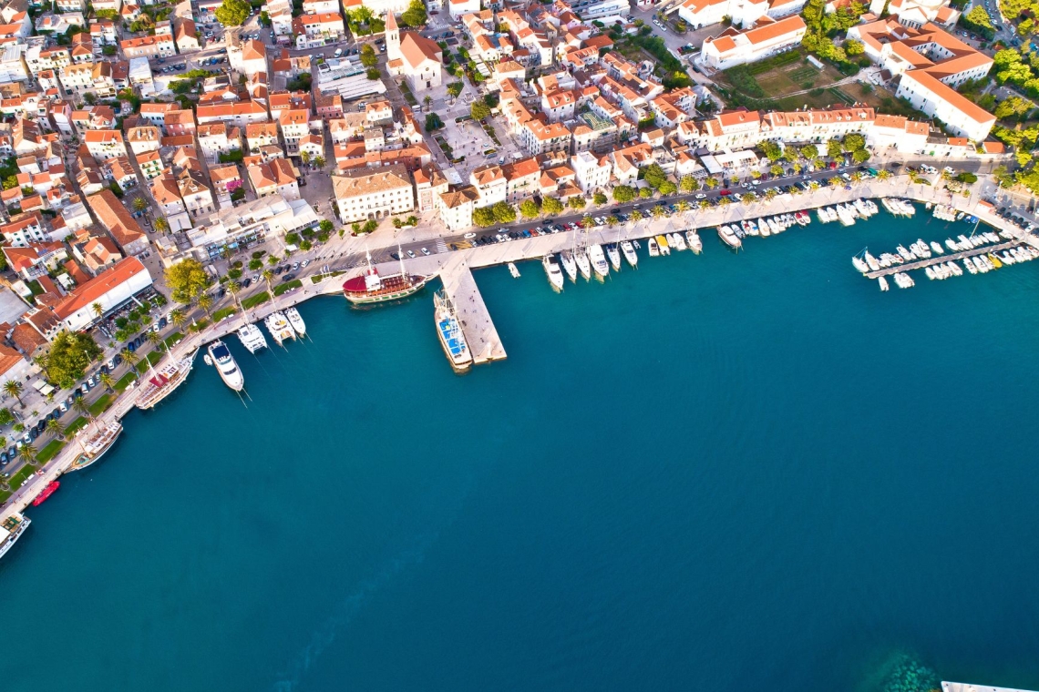 Hrvaški minister zadovoljen s turistično sezono, ne pa tudi z velikim številom apartmajev
