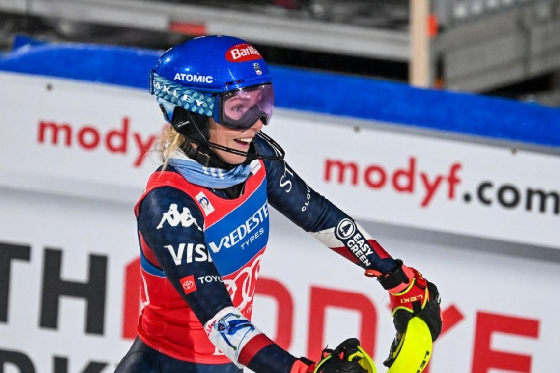 Shiffrin vodi po prvi vožnji, Slokar in Dvornik v finalu