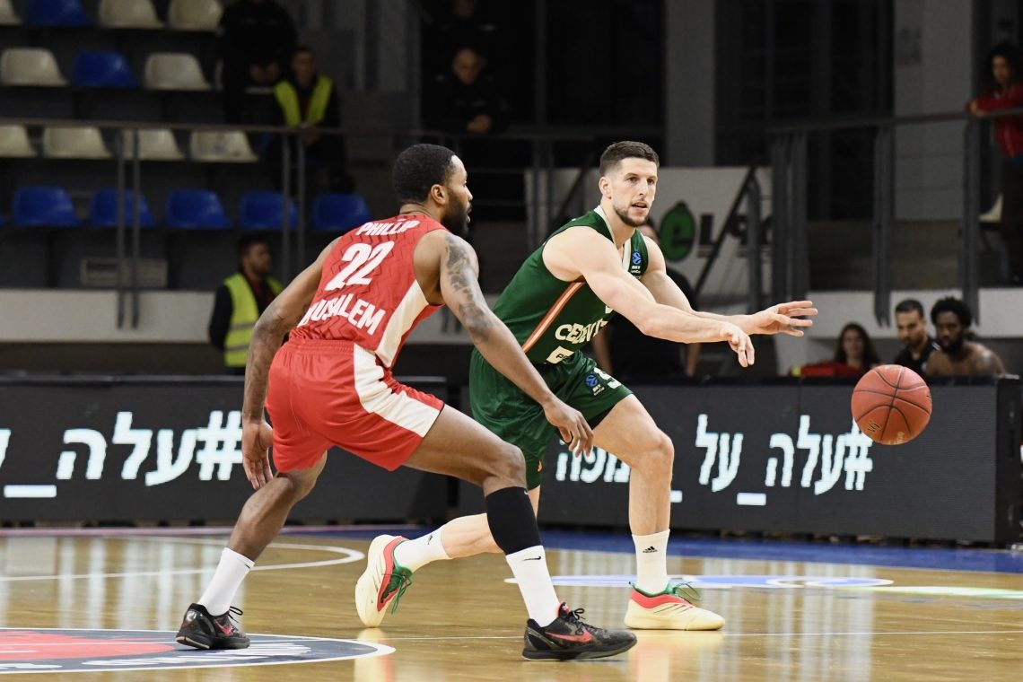 Cedevita Olimpija v Bolgariji premagala Hapoel iz Jeruzalema