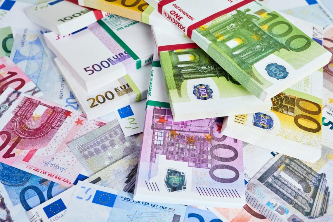 Po prijavi diskriminacije podjetje nakazalo božičnico vsem zaposlenim