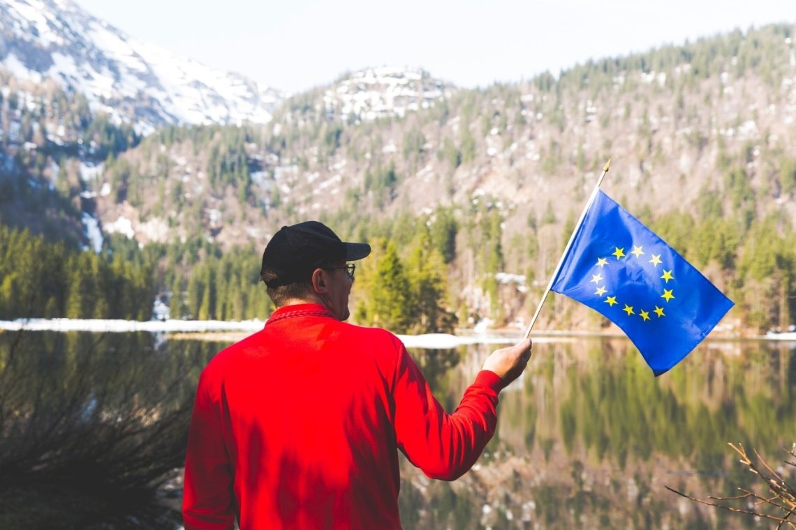 Mladi v EU najbolj skrbijo življenjski stroški in okolje