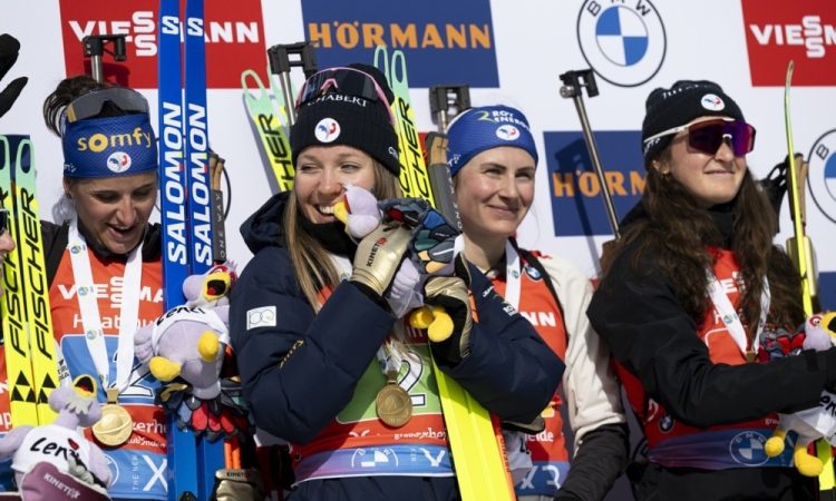 Francozinjam naslov, slovenske biatlonke dolgo v boju za kolajno