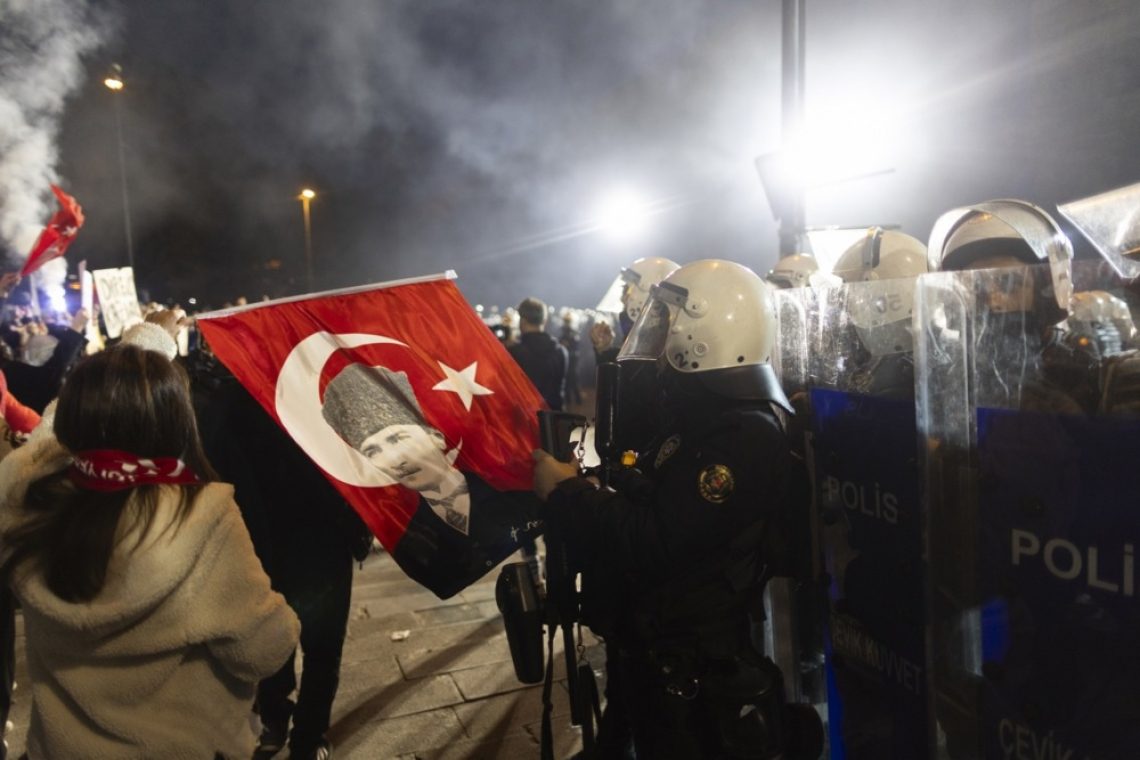 V Turčiji kljub prepovedi napovedujejo nov množičen protest
