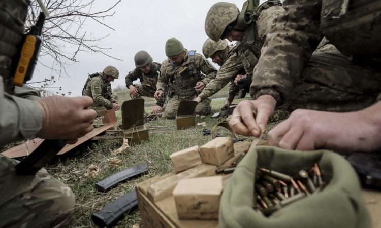 Ukrajini po vojni grozi nevarnost nezakonite trgovine z orožjem