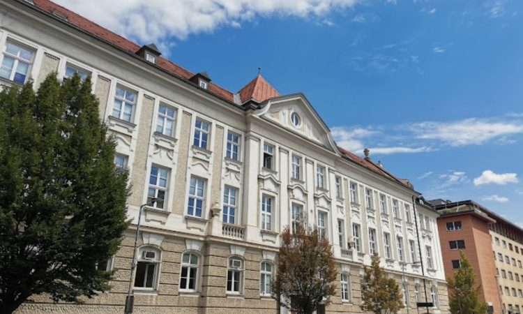 Upravna enota Maribor se seli na Trg Leona Štuklja