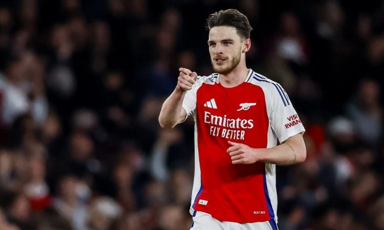 Declan Rice zablestel na igrišču in pokazal pokončno držo zunaj njega