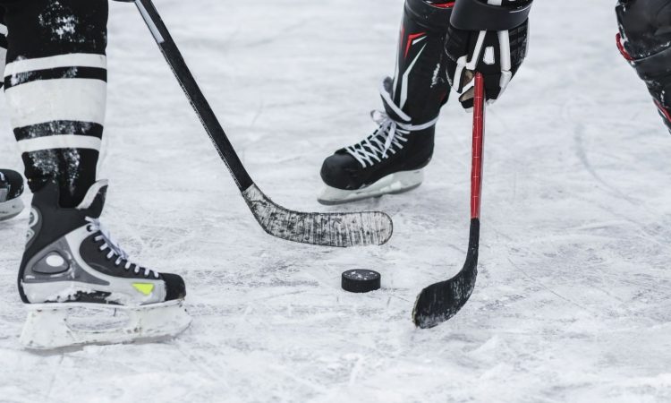 Winnipeg in Colorado odprla končnico lige NHL z zmagama