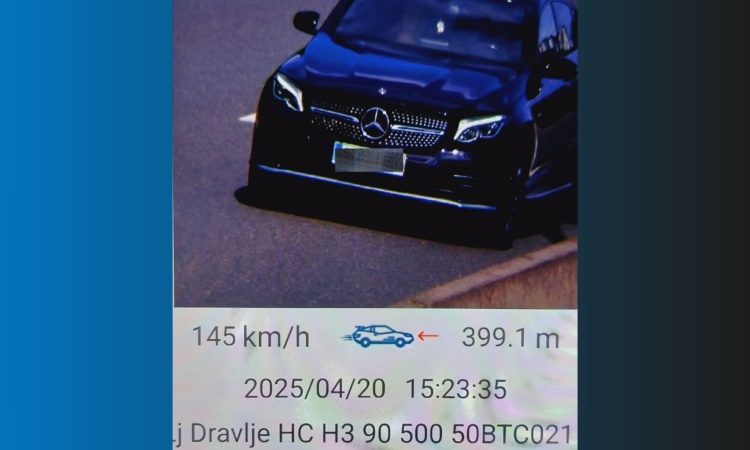 Ljubljanski prometni policisti na praznik izmerili voznika s 175 km/h na avtocesti