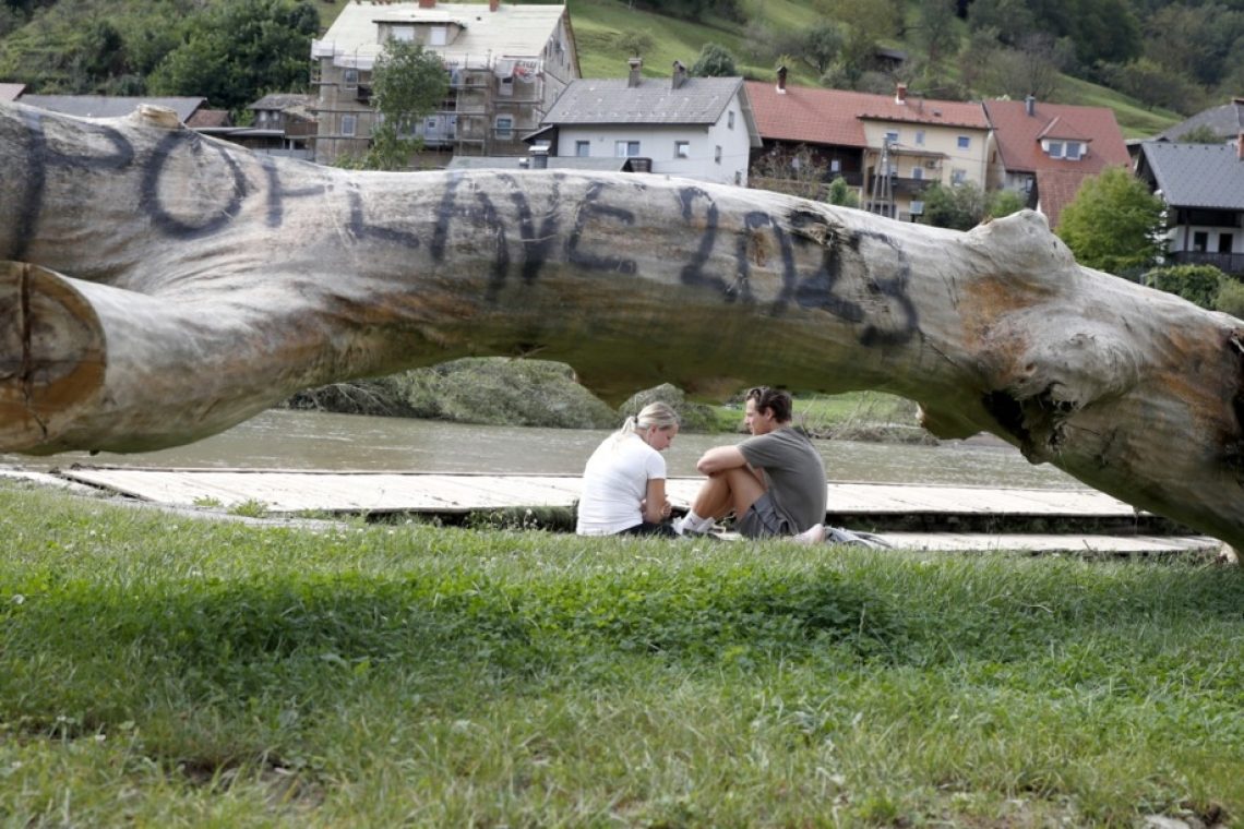 Dve leti po ujmi številni kraji še čakajo celovito obnovo