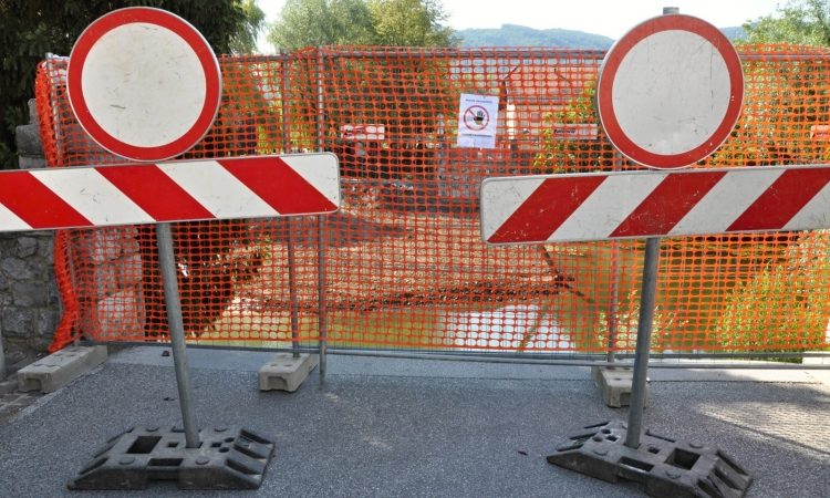 Ta konec tedna popolna zapora ceste pod Joštom