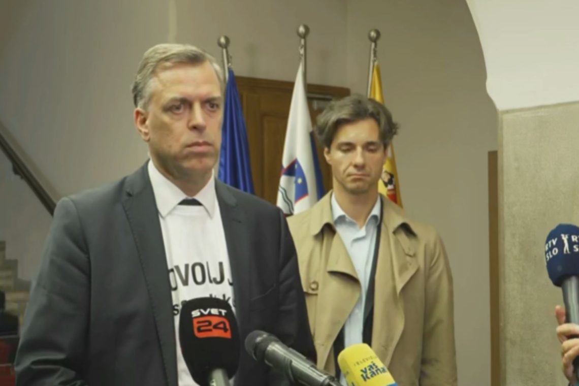Opozicija zahteva odgovornost ministra Mesca