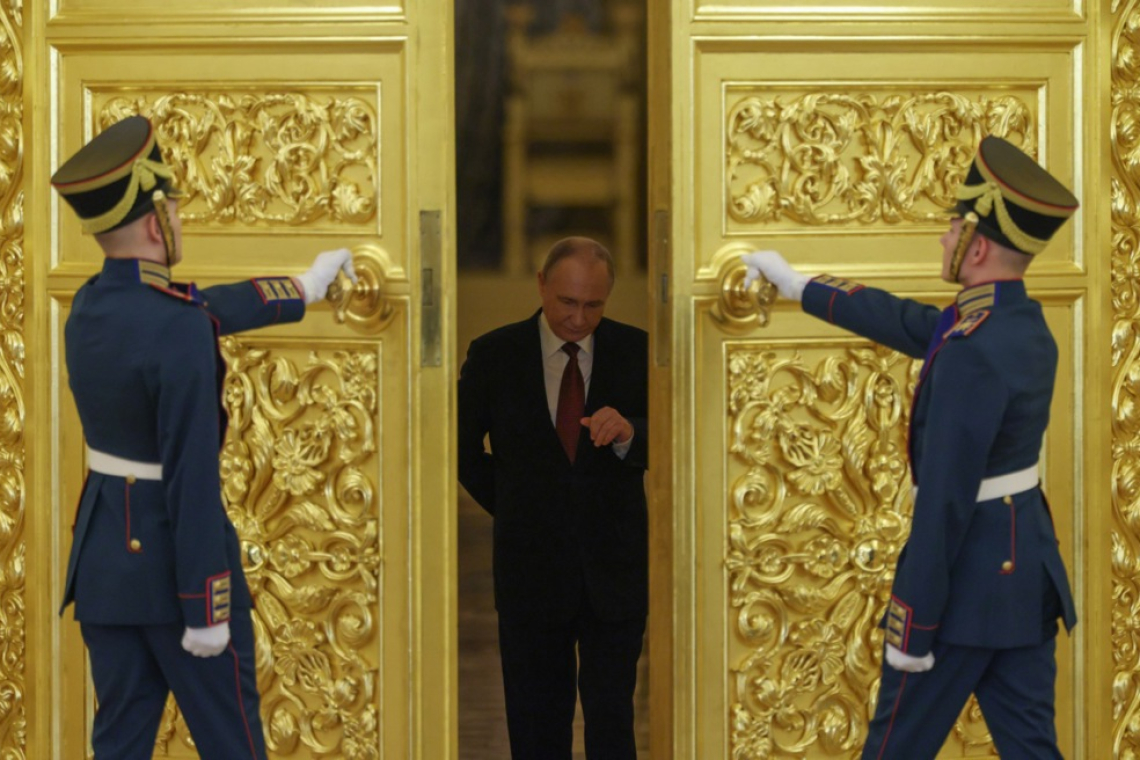 Putin ponudil posredovanje za umiritev razmer na Bližnjem vzhodu, Ukrajina pod novim valom napadov