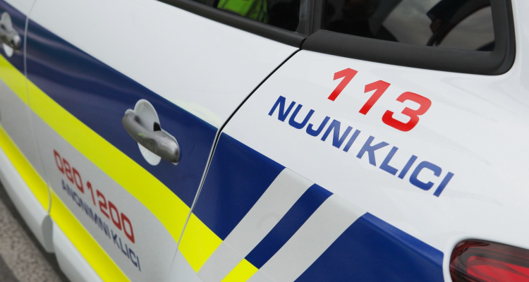 V prometni nesreči v Spodnji Ščavnici umrl voznik osebnega avtomobila