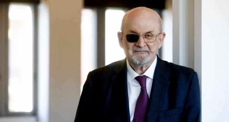Rushdie meni, da spremembe v Iranu ne bodo prišle z bombardiranjem
